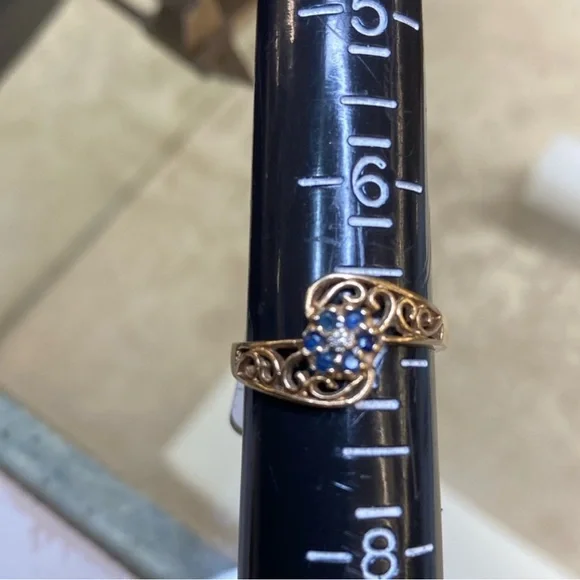 10K Filigree Diamond & Sapphire Ring. EUC - Picture 2 of 2